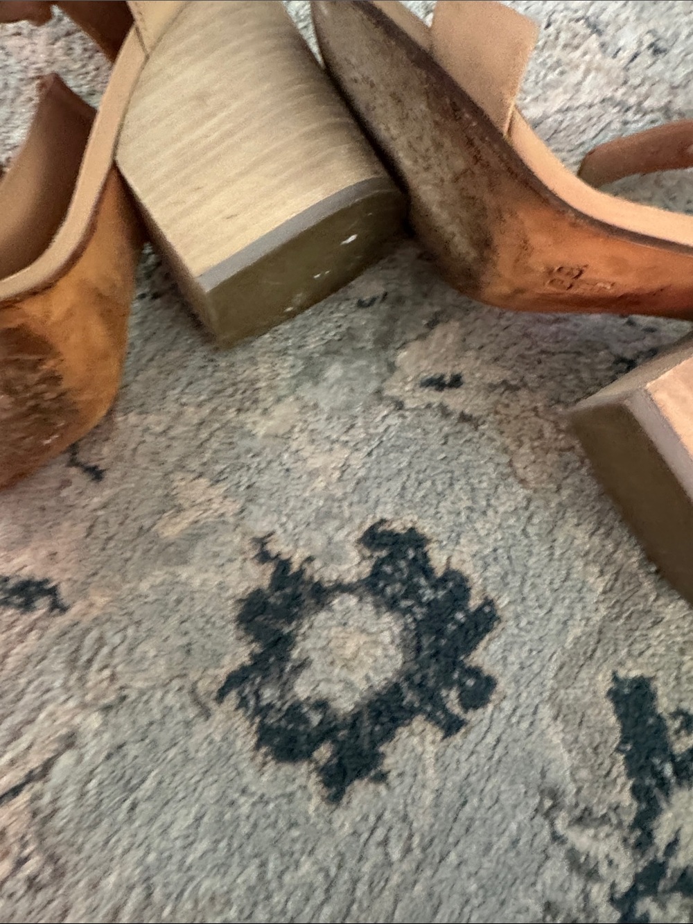 Vince heels - Picture 6 of 7